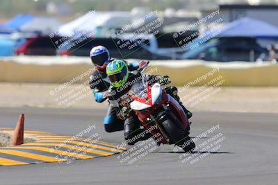 media/Oct-09-2022-SoCal Trackdays (Sun) [[95640aeeb6]]/Turn 2 (1110am)/